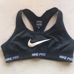 Nike Pro Girls sport bra